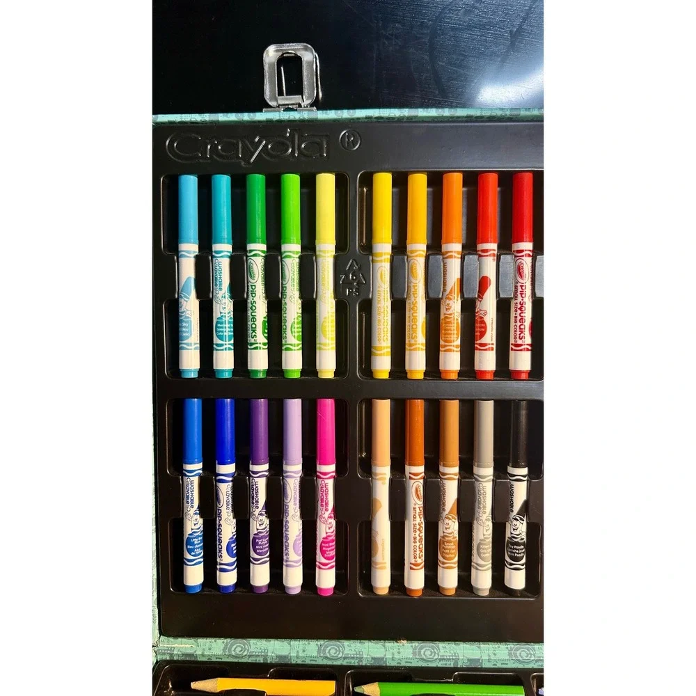 Crayola Minions 2015  markers color pencils 140pc Set art set retired color case